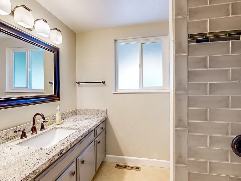 2146 Rivera Dr — Photo 37