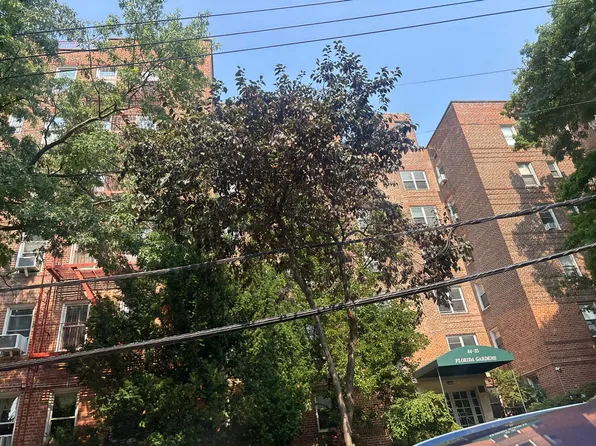 8435 Lander St APT 5B, Jamaica, NY 11435