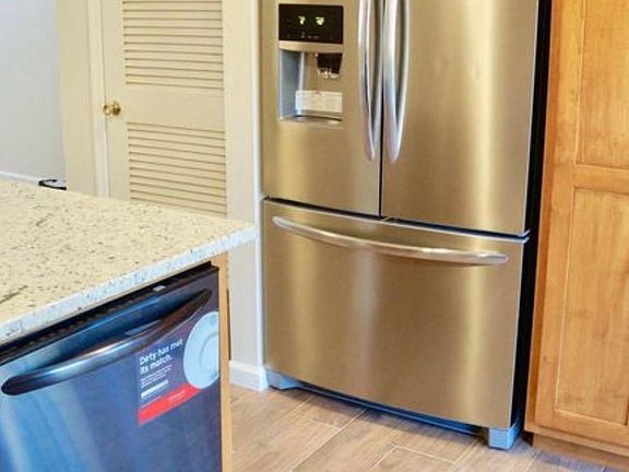 5th image of 3449 Sandner Ct APT A