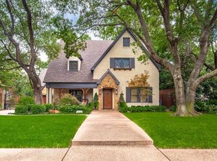 2211 Windsor Pl, Fort Worth, TX 76110