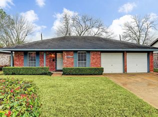 4908 Elm St, Pearland, TX 77581