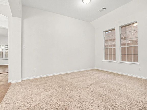 5th image of 2030 Glencoe Dr