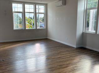 3008 SW Cloverdale St, Seattle, WA 98126