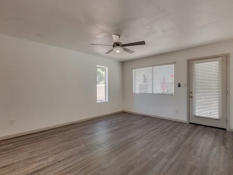 $0 First Month Rent! Remodeled 2 Bed Casita w/ Private Patio, W/D & Pool — Photo 9