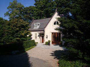 55 Essex Rd, Newton, MA 02467