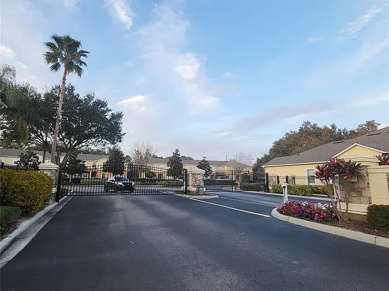 4060 Winding Vine Dr — Photo 39