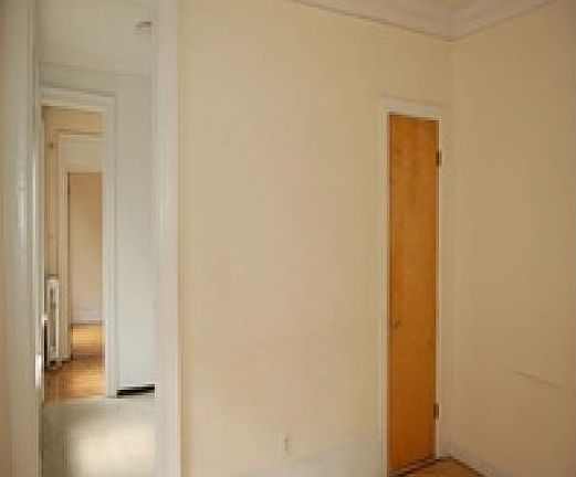 3rd image of 154 2nd Ave