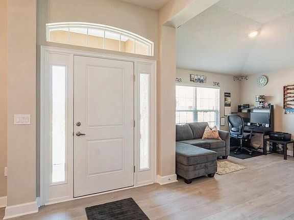 3rd image of 2413 SW Savage Boulevard