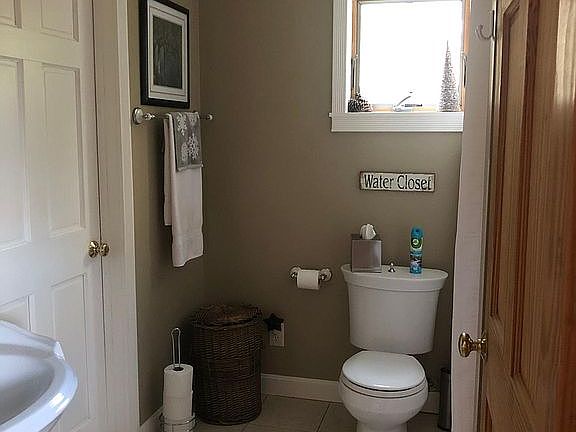 Downstairs full bath