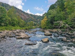 188 Leeward Ln, Green Mountain, NC 28740