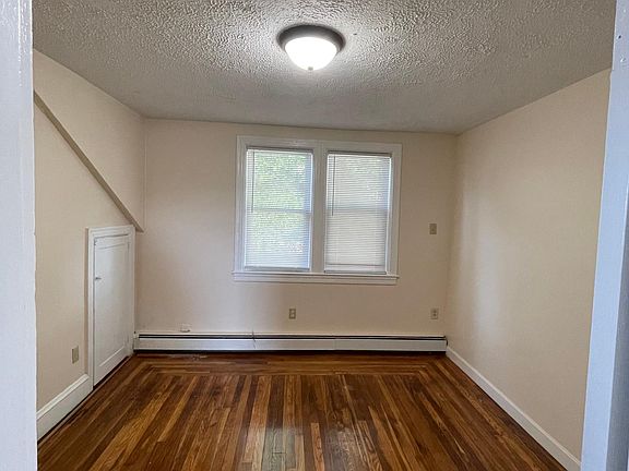 2nd image of 20 Metcalf Ave Floor 3