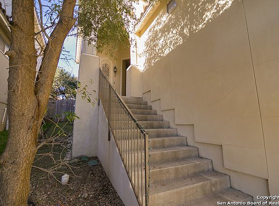 3rd image of 4139 Woodbridge Way