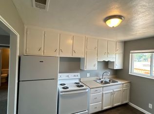 1015 Forest Ct APT 17, Kansas City, KS 66103