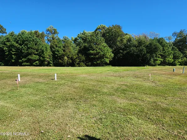 121 Whispering Pine Ln #155, Holly Ridge, NC 28445