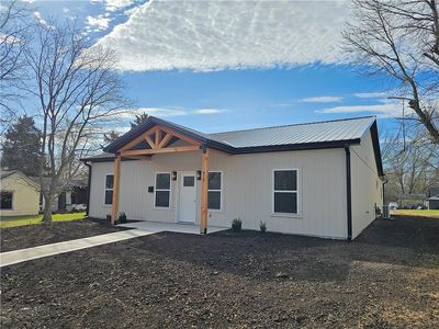 410 E 6th Ave, Garnett, KS, 66032