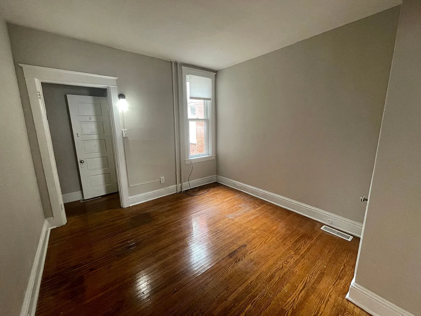 NWA-853 Wayne Ave — Photo 4