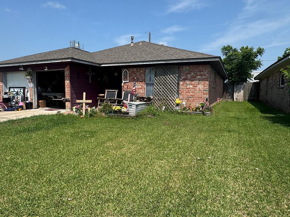 1st image of 1609 Canary Cir
