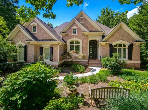 7090 Laurel Oak Dr, Suwanee, GA 30024