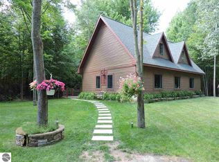 11225 N Lakeside Trl, Shepherd, MI 48883