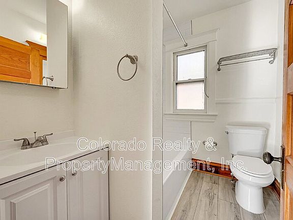 3rd image of 1411 Clayton St APT 3