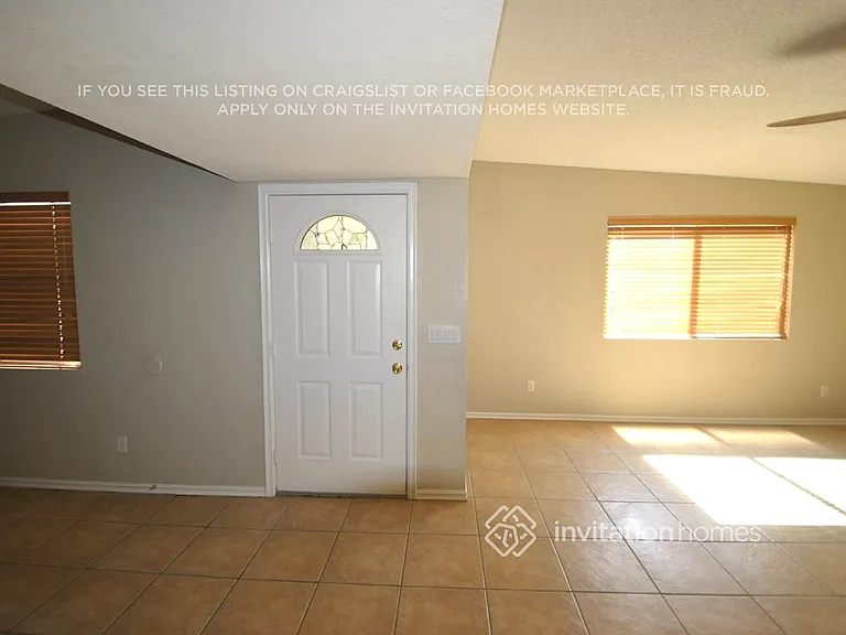 705 N Pine St — Photo 2