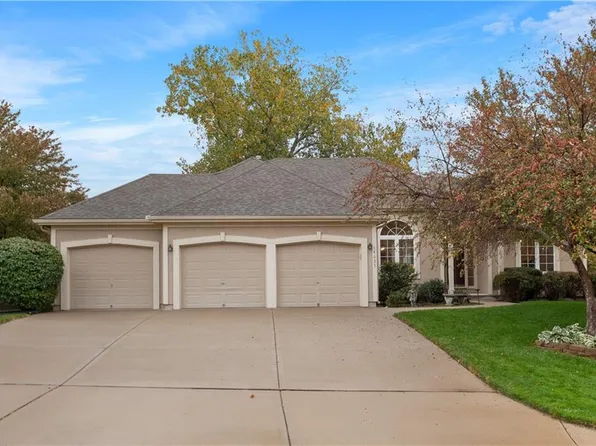 14635 S Hallet St, Olathe, KS 66062