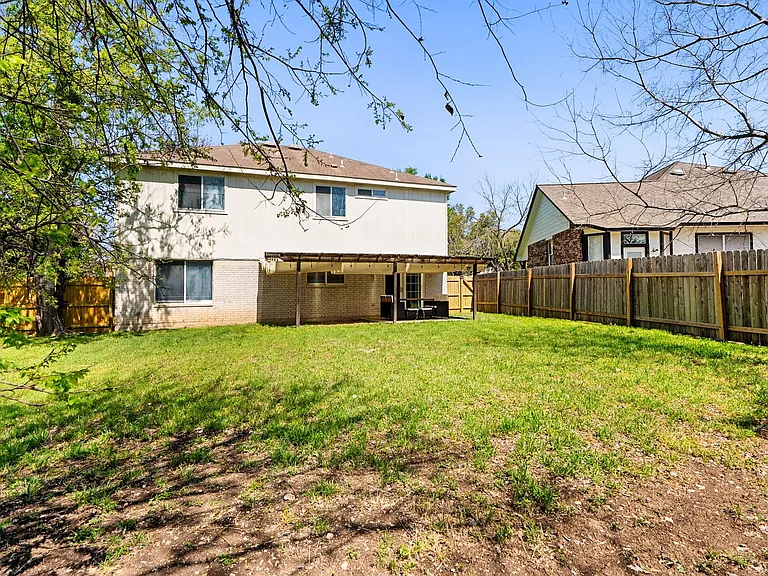 7906 Briarton Dr — Photo 37