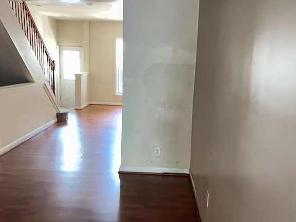 4th image of 3219 Leverton Ave