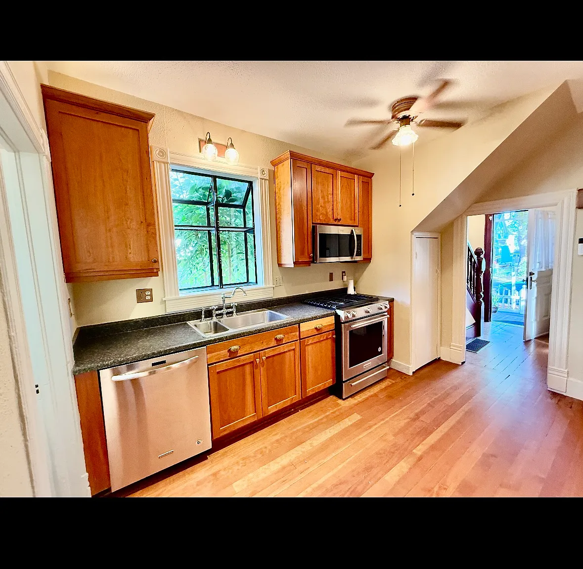 2 bed, 1270 sqft, $2,750 — Photo 4