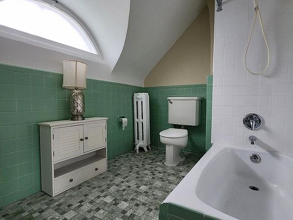 5th image of 117 Summit Ave Floor 3