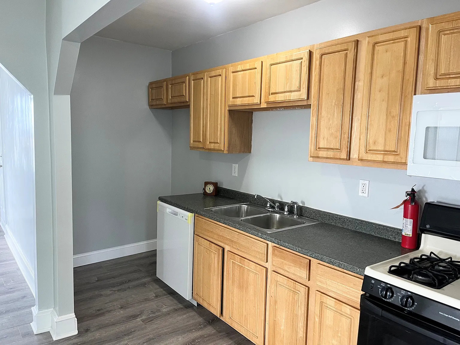 2 bed, 800 sqft, $1,550 — Photo 3