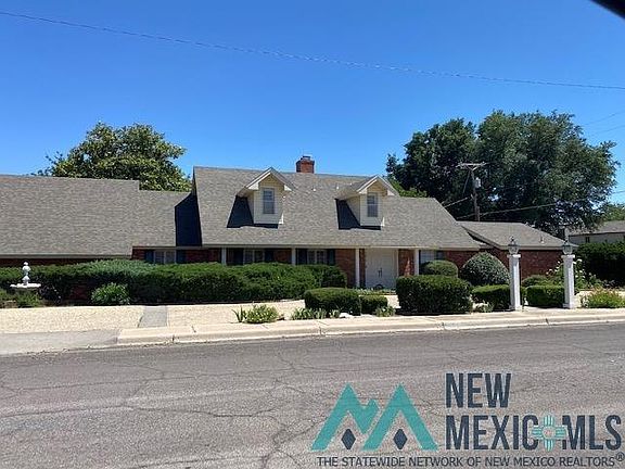 2nd image of 2616 N Northeast Dr