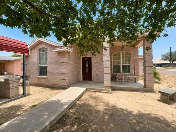 1902 Delmar St, Zapata, TX 78076