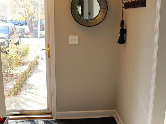 5th image of 308 Arabian Cir