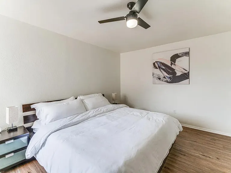 2912 Pegasus Dr — Photo 14