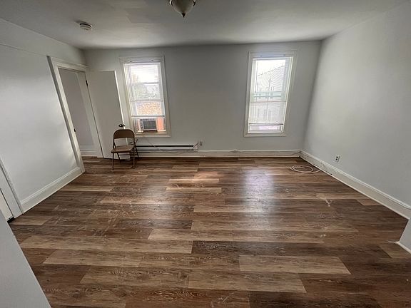 2nd image of 18 Crawford St