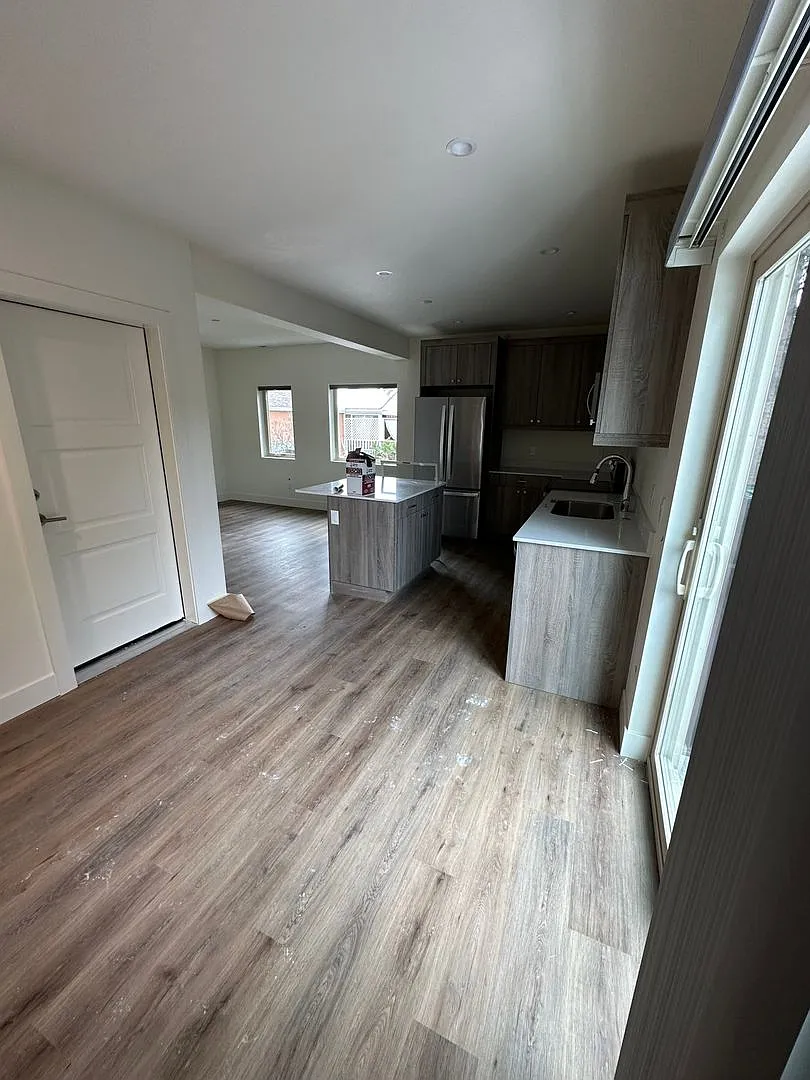 405 Laurel — Photo 1