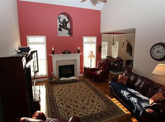 4th image of 2641 Danhaven Dr
