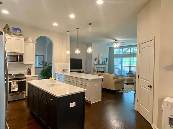 5th image of 9326 Crescent Lodge Cir