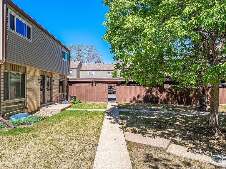 4329 W Ponds Cir — Photo 3