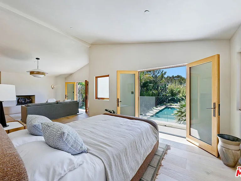 6902 Wildlife Rd — Photo 34