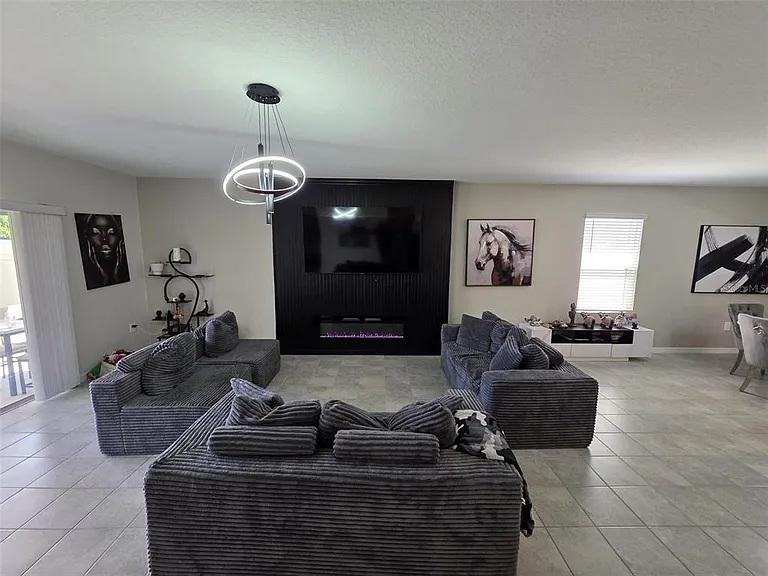 559 Wayland Dr — Photo 16