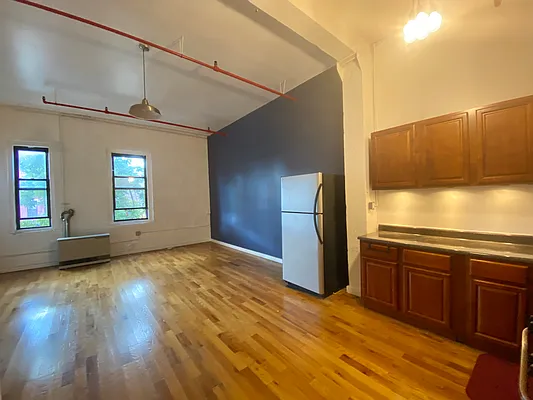 Rented by Carnegie Management Inc | media 29