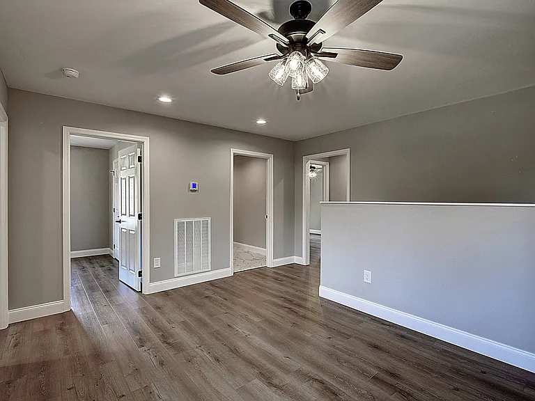 209 University Pkwy #36 — Photo 21