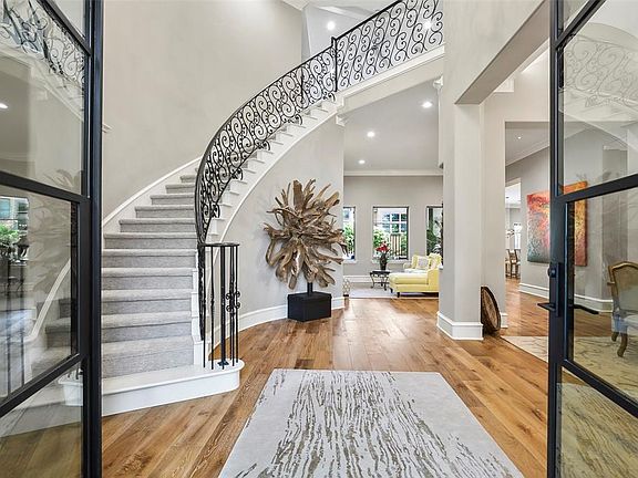 5th image of 6806 Glendora Ave