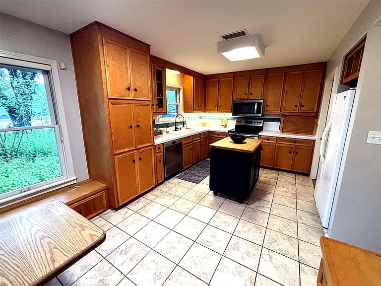 737 Oakdale Dr — Photo 14