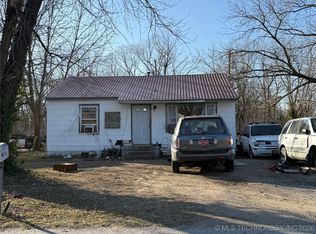 2101 S Johnstone Ave, Bartlesville, OK 74003