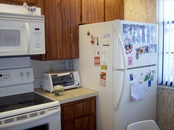 5th image of 1516 Whitehall Dr APT 401