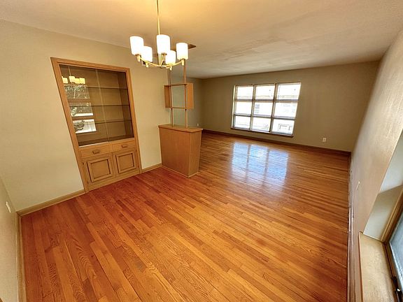 4th image of 4802-4812 W Wells St #4802-6