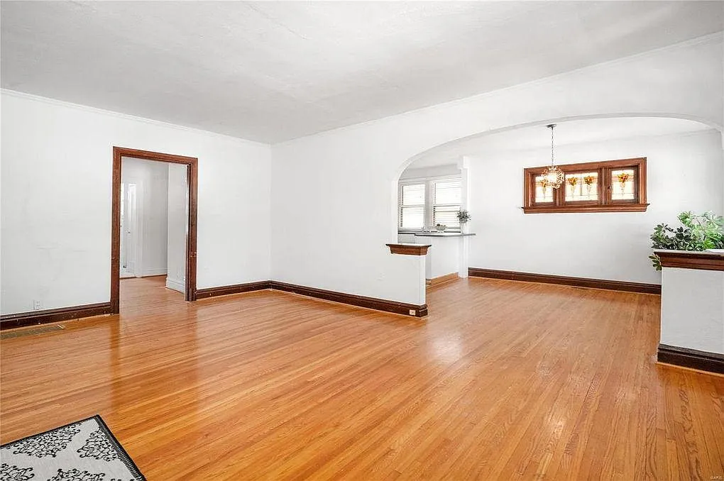 3 bed, 1300 sqft, $2,950 — Photo 3